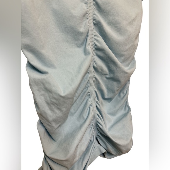 BCBG MaxAzria Blue Ruched 3/4 sleeve Top - Picture 3 of 4